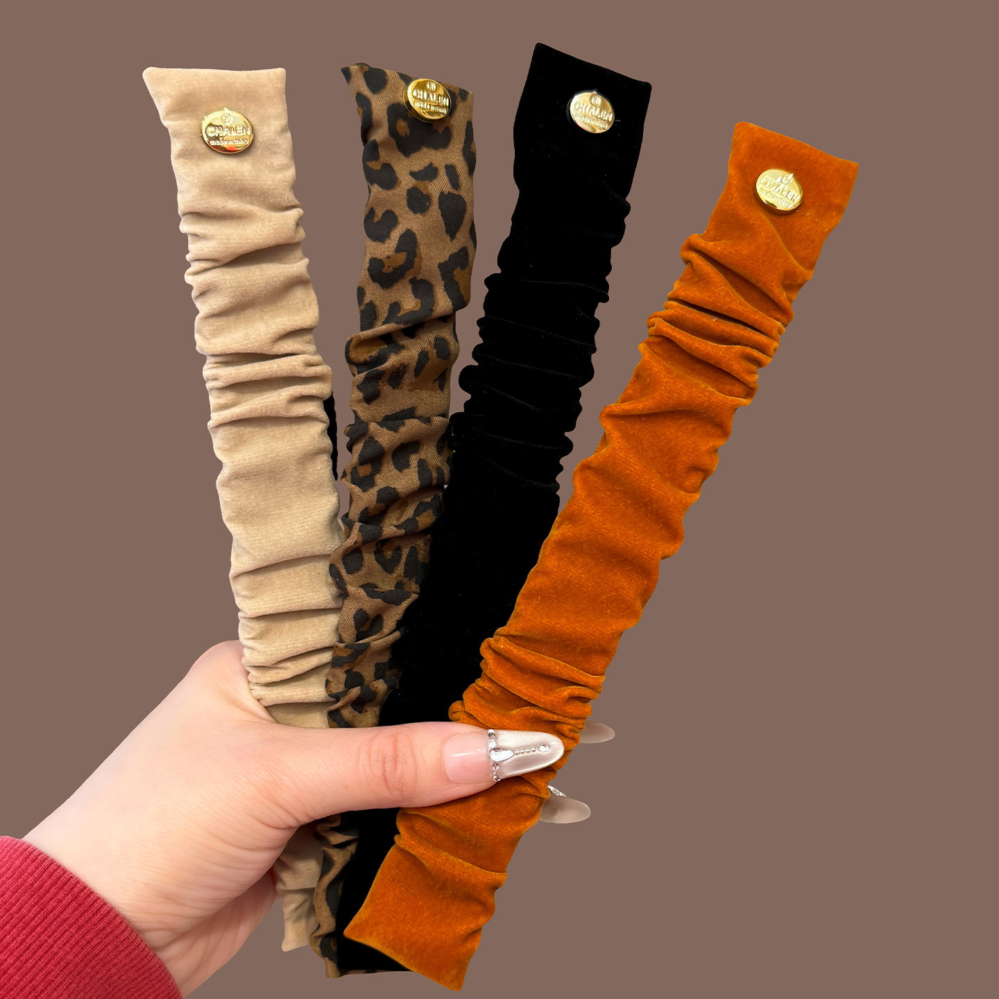 Retro Velvet Pleated Hair Tie for Women, New Style with Metal Buckle, High Elasticity, Gentle on Hair, High Ponytail Hair Rope, Snap Hair Ring