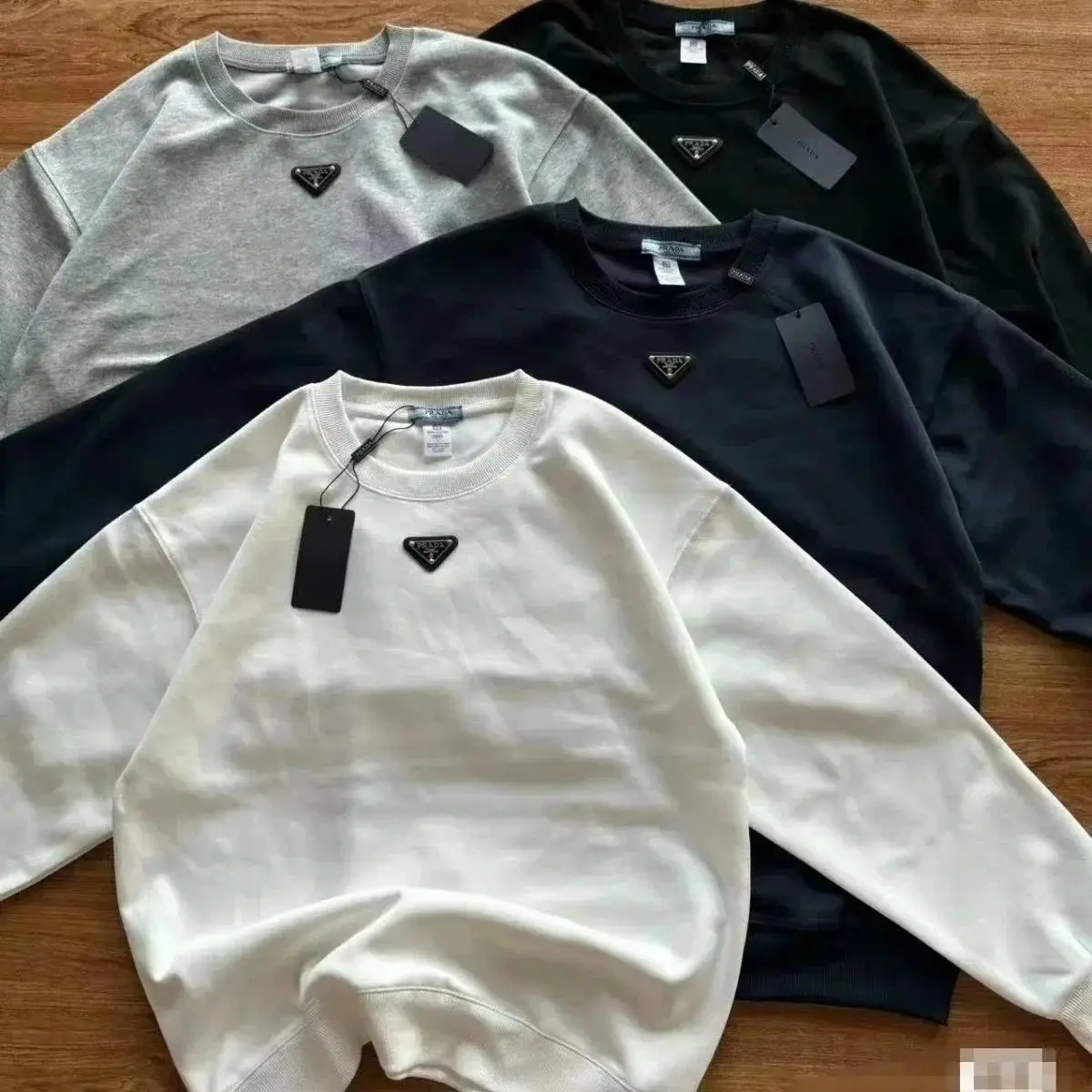 时尚套头圆领卫衣01(W2C-042)Whatsapp:+44 07917991593