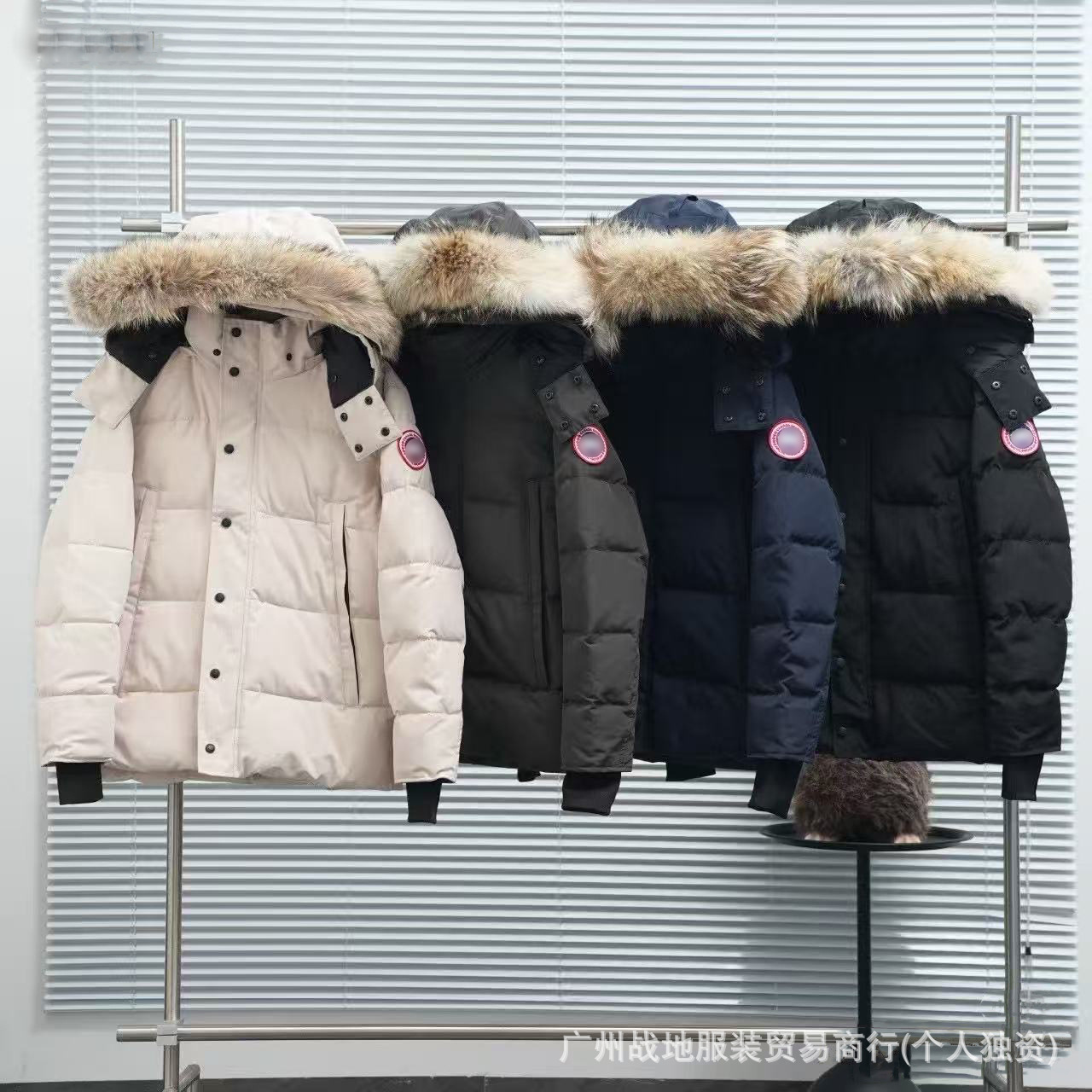 New High-end Correct Edition Big Goose Big Pocket Men and Women Couple Parker Cotton-padded jacket Hooded Thickened Warm Windproof Jacket photo QC de 1688 sur Qualit.ly