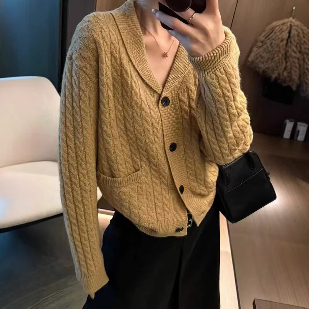 Premium Thickened Lazy Style High-End Knit Top, Red Vintage Old Money Style Cable Knit Cardigan for Women