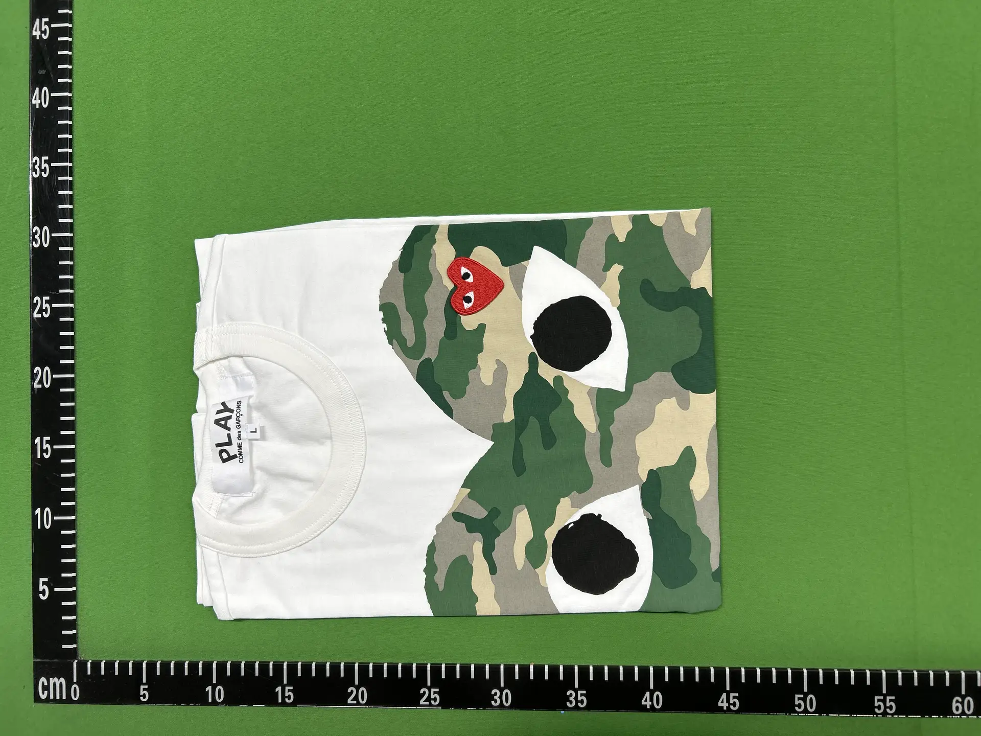 PLAY COMME DES GARCONS Camouflage Heart T-Shirt