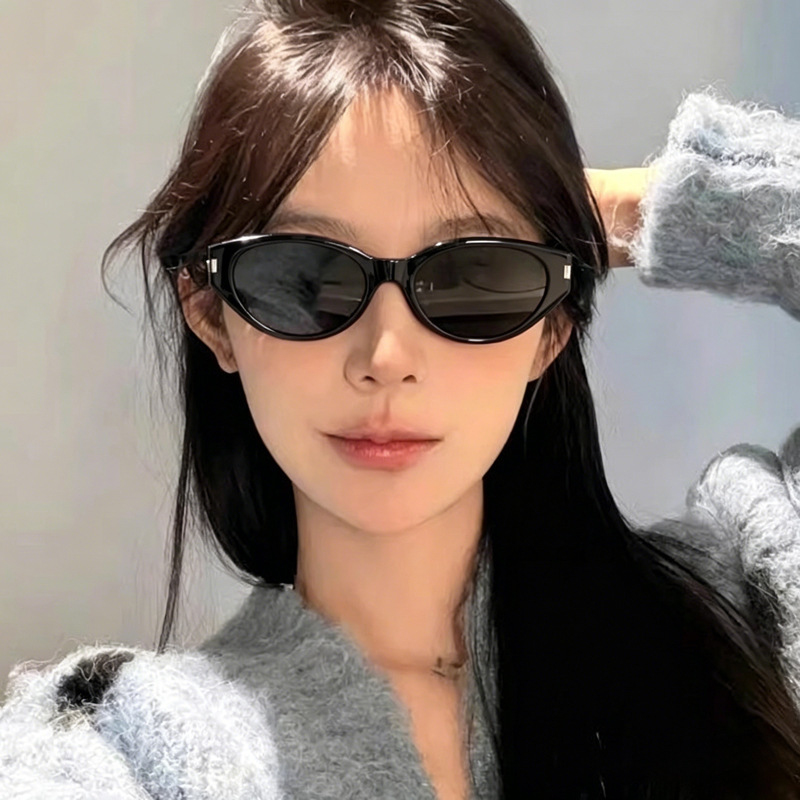 Retro Red High-End Cat-Eye Sunglasses for Women 2026 New Style for Square and Round Faces, Slimming and Sun-Protective Sunglasses Wholesale
