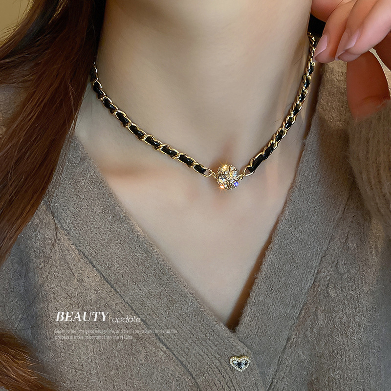 Artificial Leather Winding Chain Diamond Magnetic Necklace Korean Style Niche Retro Necklace Personalized Elegant Necklace for Women