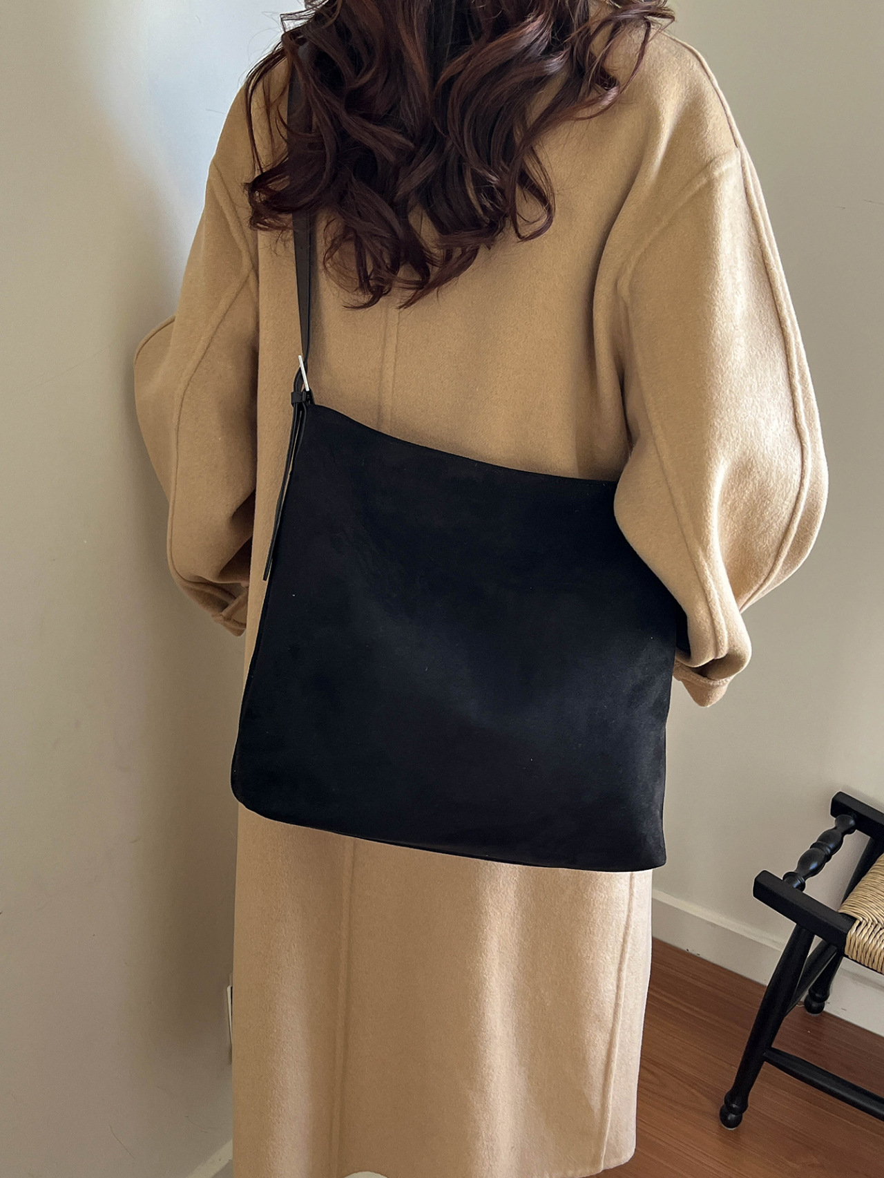 Large-Capacity Casual Crossbody Bag for Women 2025 Autumn and Winter New Frosted Commuter Shoulder Bag Niche Retro Bucket Bag
