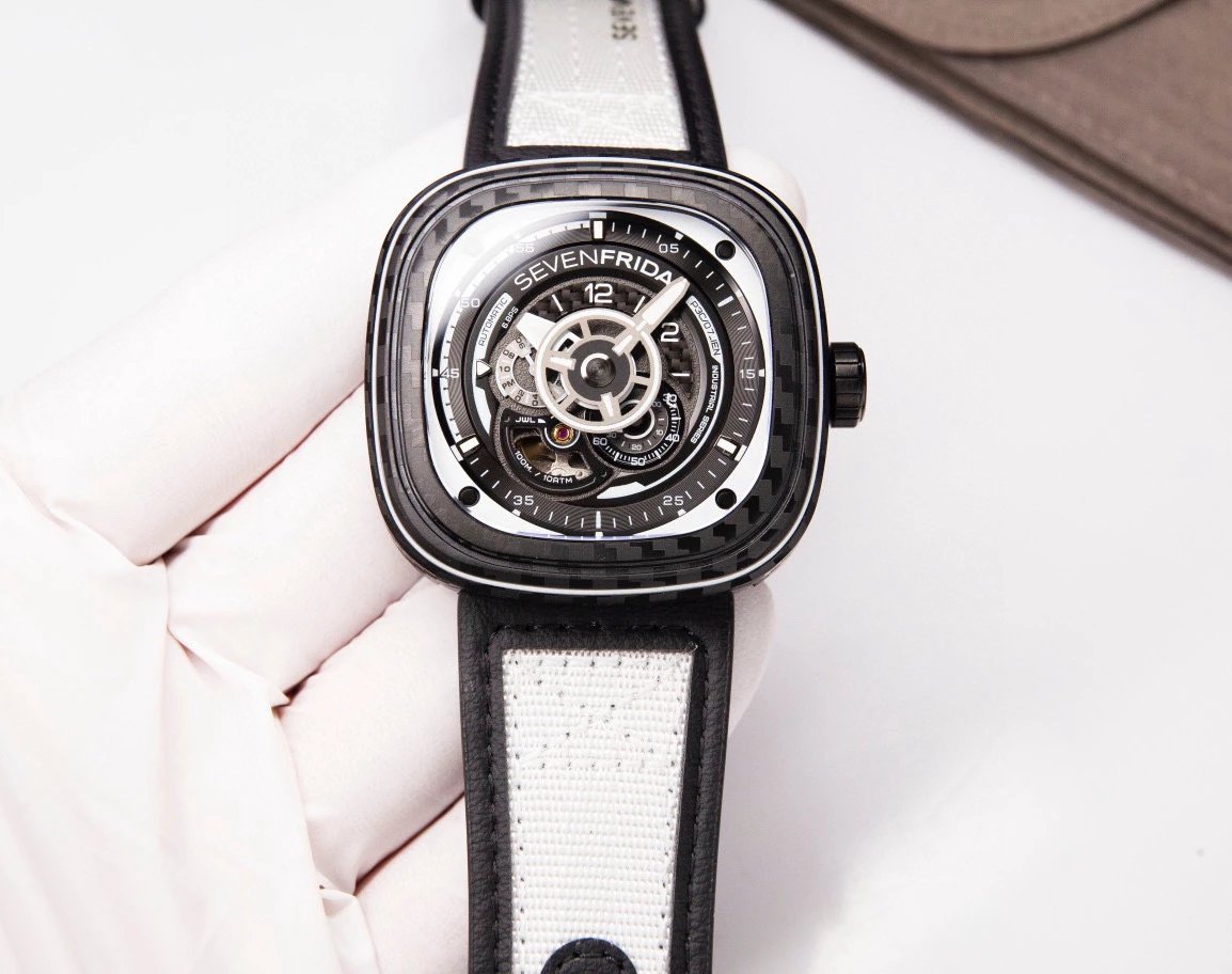 SEVENFRIDAY P3C/07