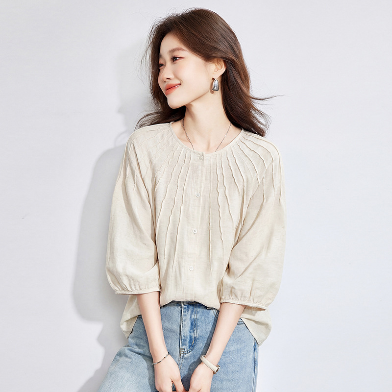 French-Style Vintage Pleated Shirt for Women, Three-Quarter Sleeves, Round Neck, Unique Design, Niche Commuter Top, 2026 New Model Shirt