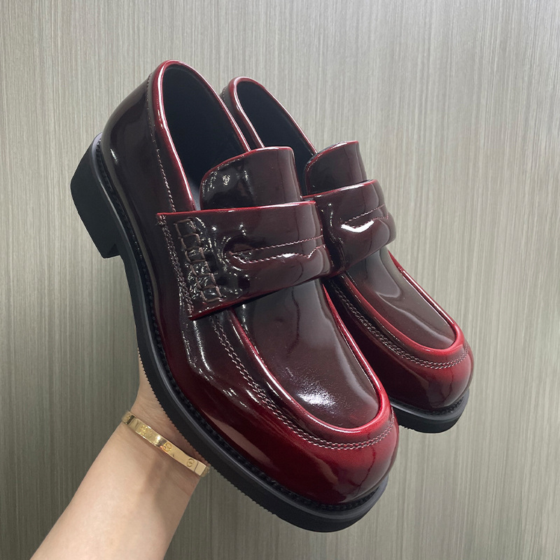 2026 Spring New Patent Leather Shiny Casual Shoes Versatile Trendy Loafers Korean Style Simple Slip-On Shoes