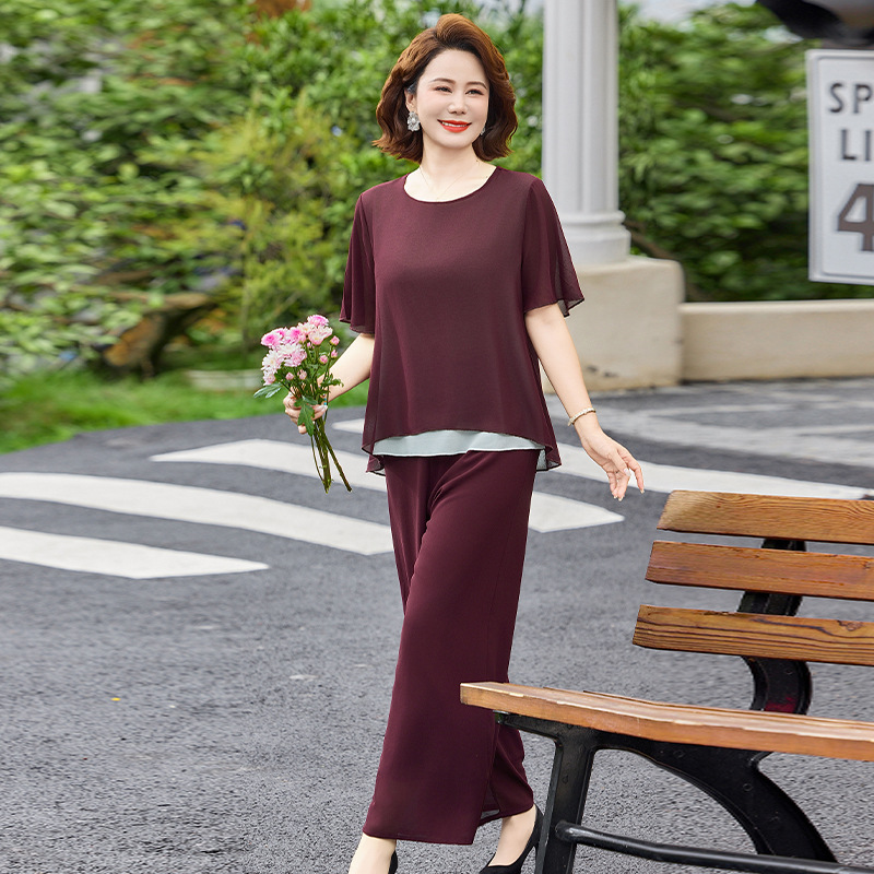 Elderly Women's Clothing Set: Summer New Chinese Style Mom T-Shirt Shirt and Short-Sleeve Pants Two-Piece Set