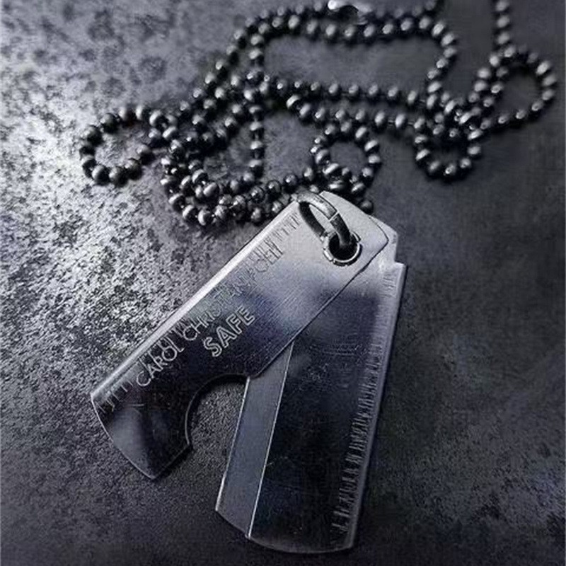 Pyc Vintage-Style Engraved Blade Necklace Dark Style Stainless Steel Nameplate Bead Chain Folding Pendant Sweater Chain Fotografie QC de pe 1688 pe Qualit.ly