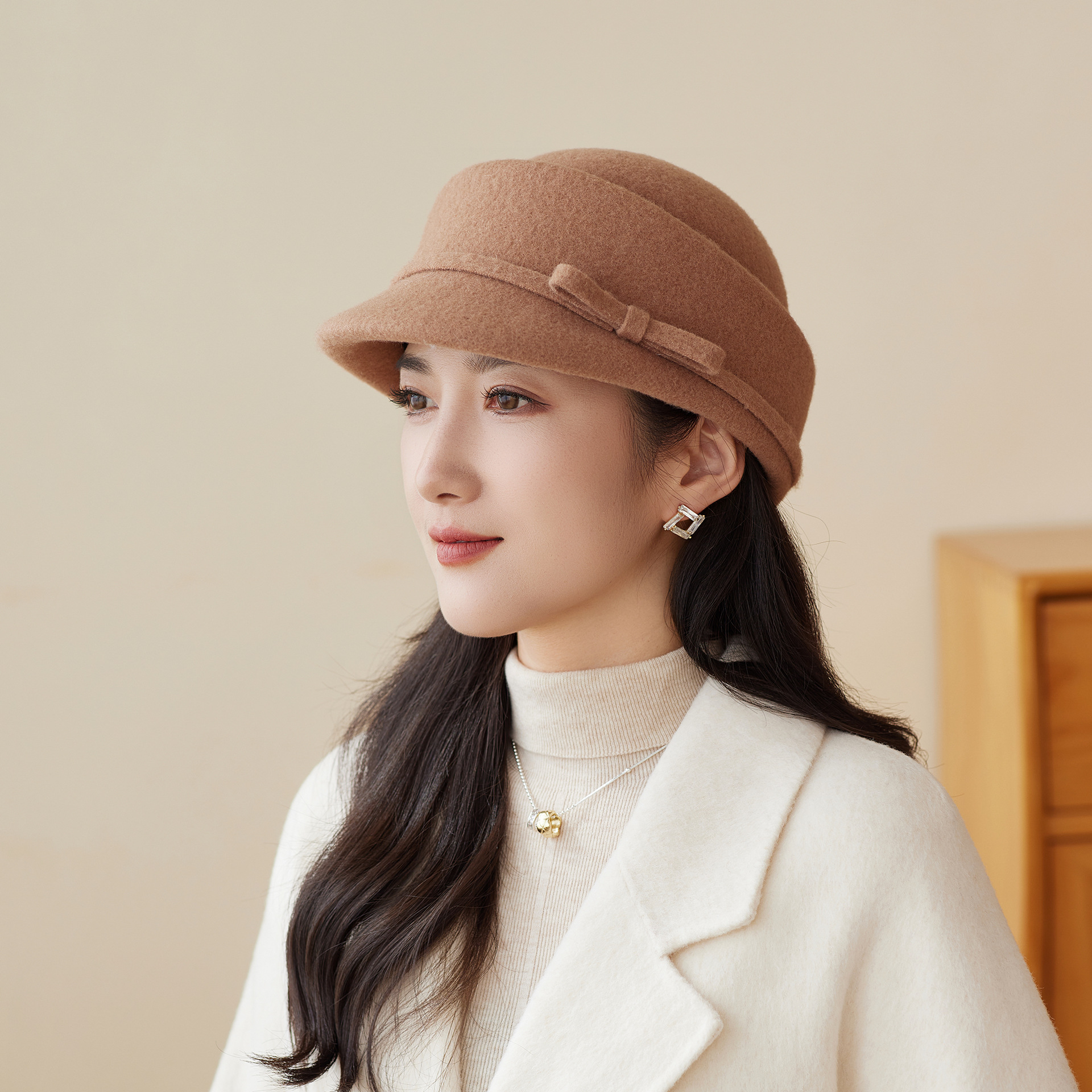 Japanese Retro Woolen Bowknot Equestrian Hat for Middle-Aged and Elderly Women, British-Style Hat, Outdoor Warm Autumn and Winter Hat