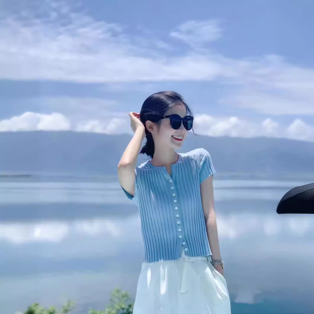Summer New V-Neck Slim Fit and Tiny Machine Navel-exposed Short-sleeved Slim-fit Instagram Ins Blue Ice Silk Air Conditioning Knitted T-shirt Top for Women