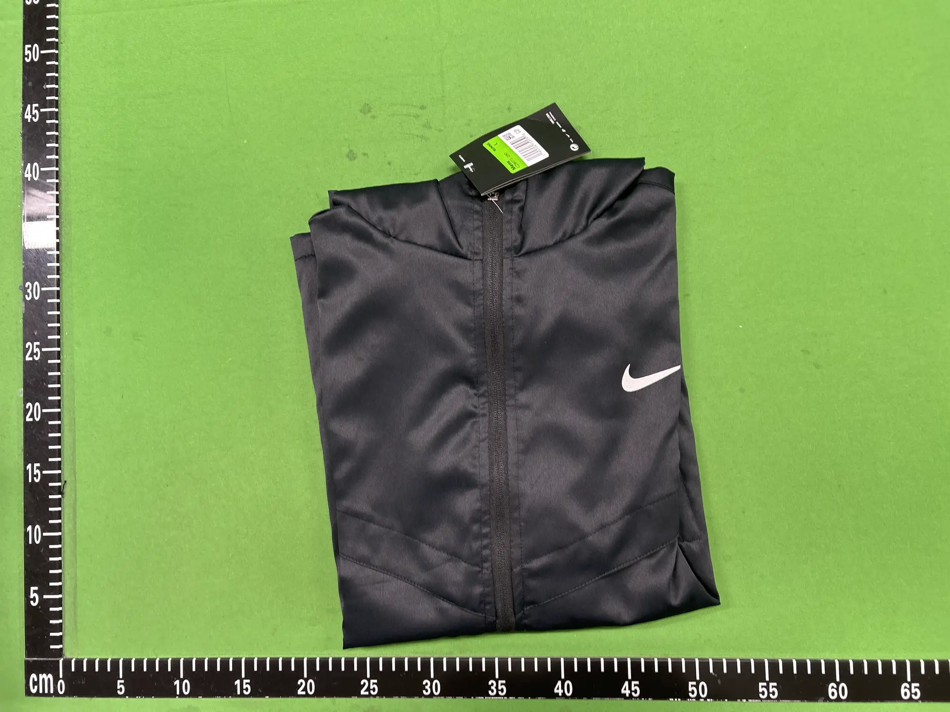 Sports windbreaker with cap