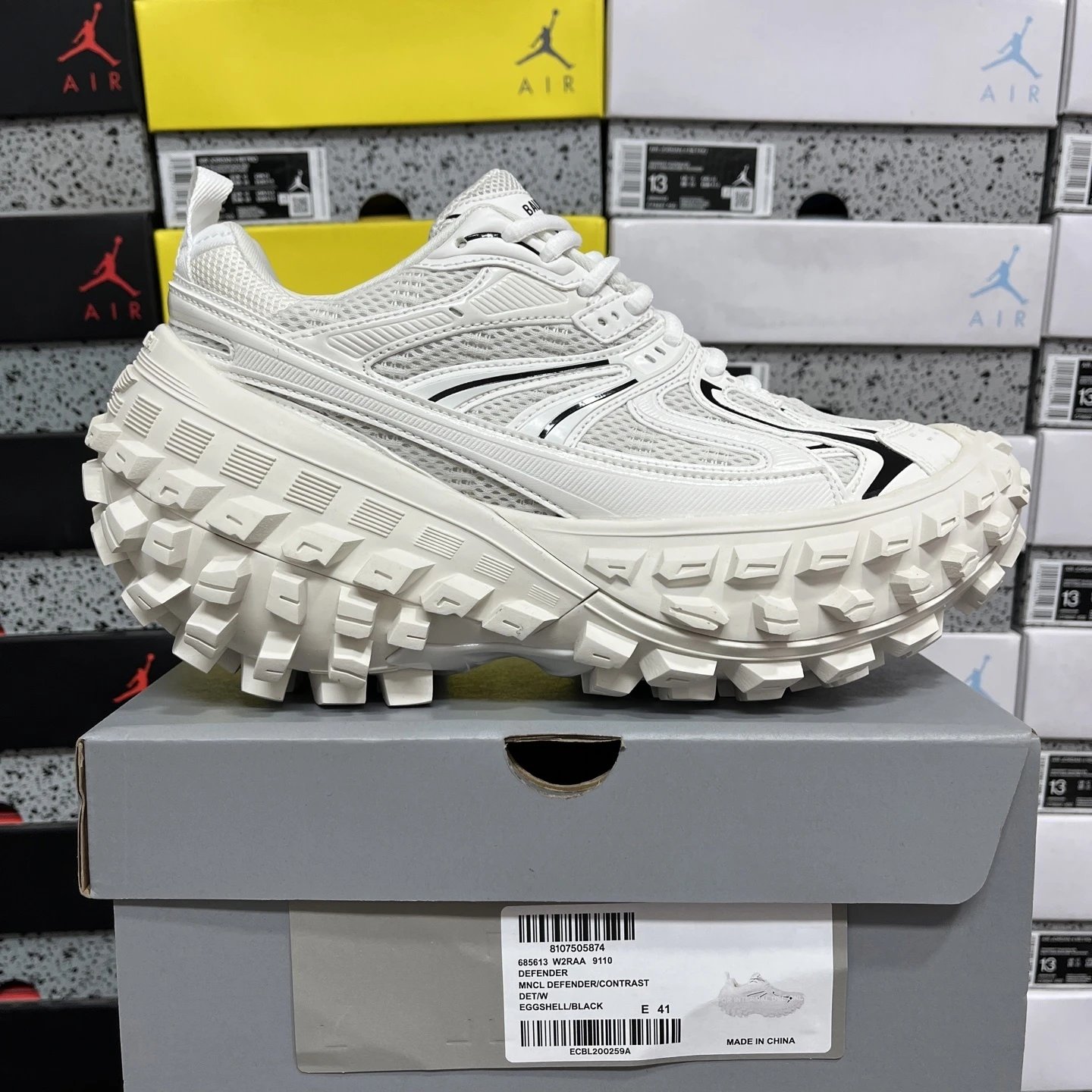 Balenciaga Defender Egghsell/Black