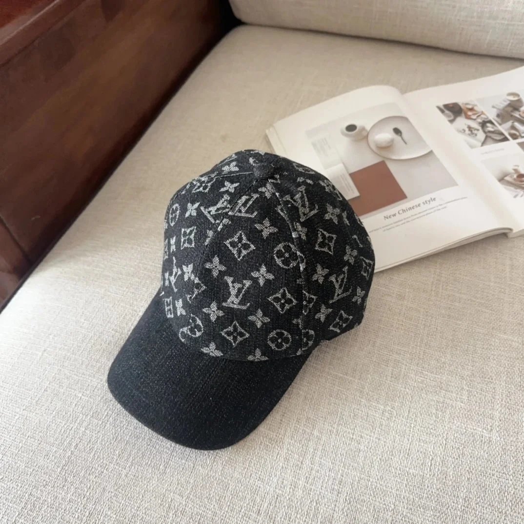 V  棒球帽 WhatsApp +86 189 5069 5032