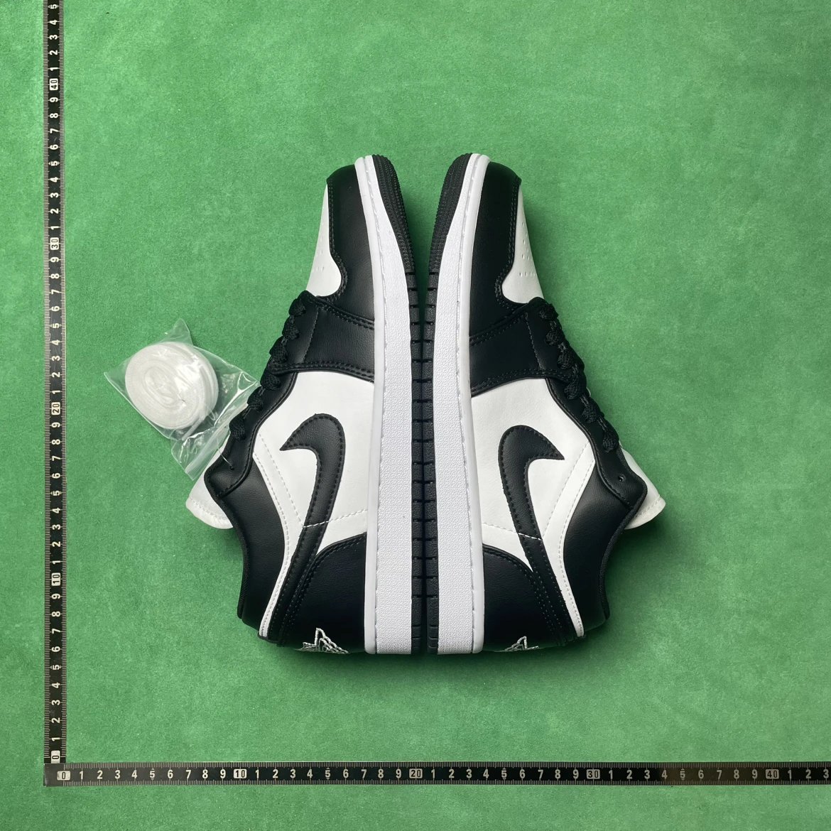Air Jordan 1 Low panda