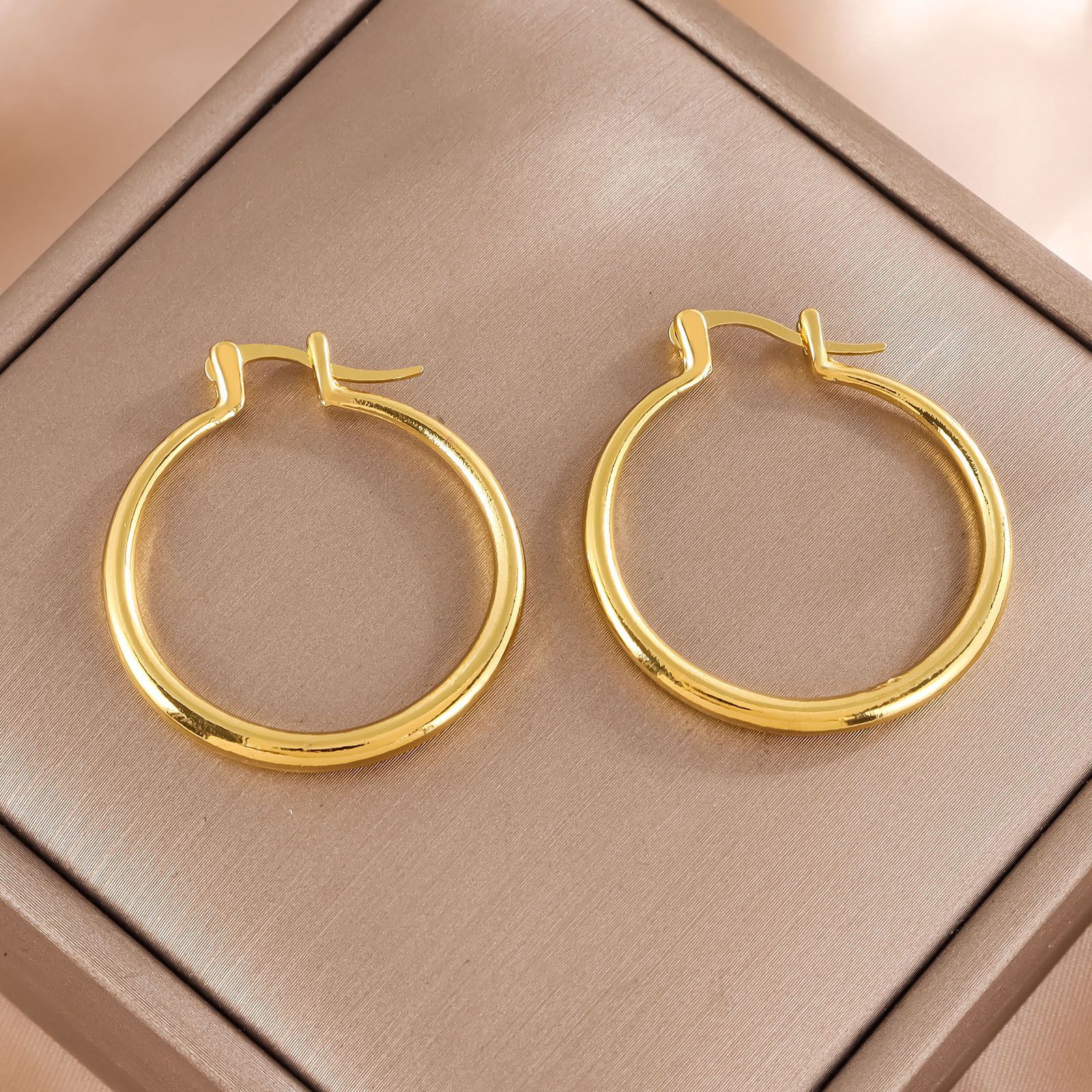 Longrui Export Exaggerated Earrings Fashionable and Simple 18K Gold Earrings Large Round Earrings Exquisite Glossy Earrings Earrings
