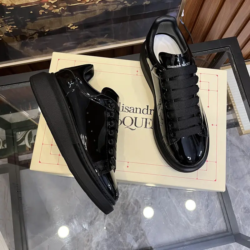 Luxury Lightweight Outerwear Driving Shoes Patent Leather Season McQueen Men's Shoes Platform Height Increased White Shoes Skate Shoes Casual Shoes