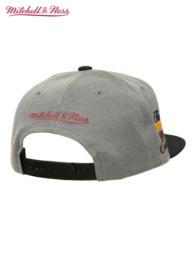 Mitchell & Ness NBA Official Chicago Bulls Collection Classic Fashion Retro Contrast Color Flat-Brimmed Cap