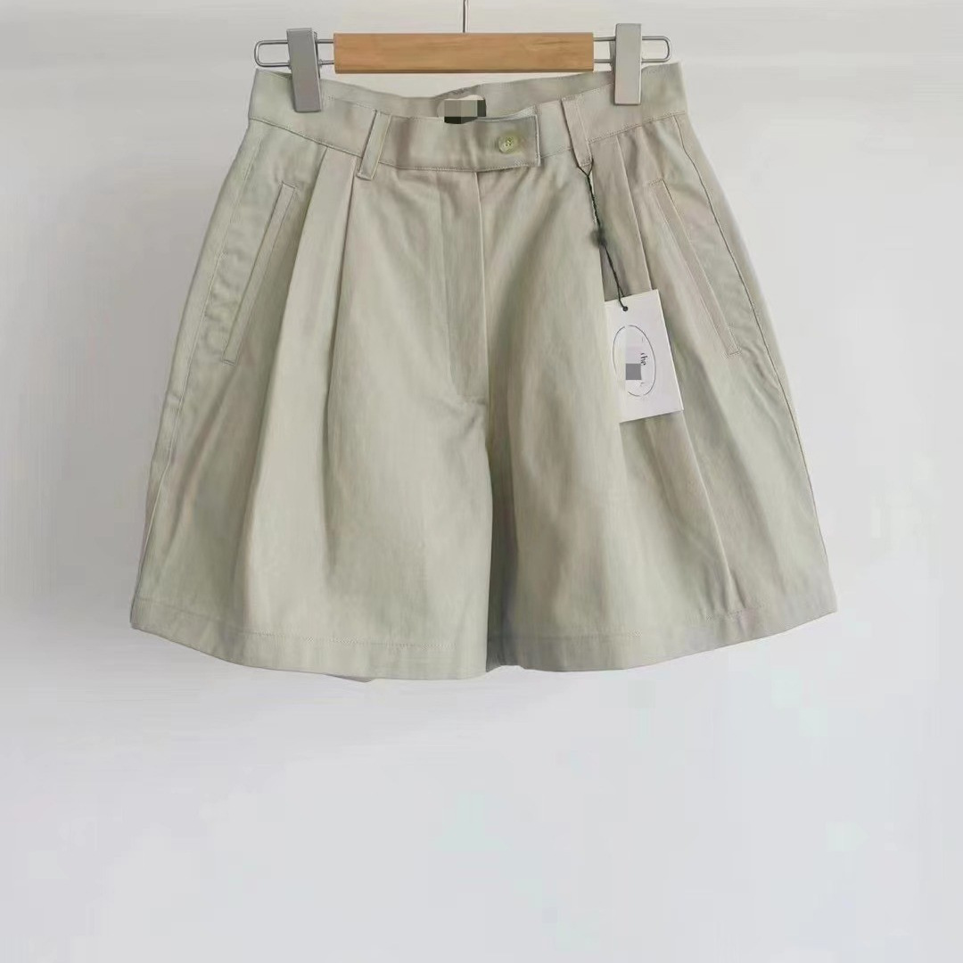 Now, Korean Designer Casual Khaki Gray Versatile Shorts from Dongdaemun