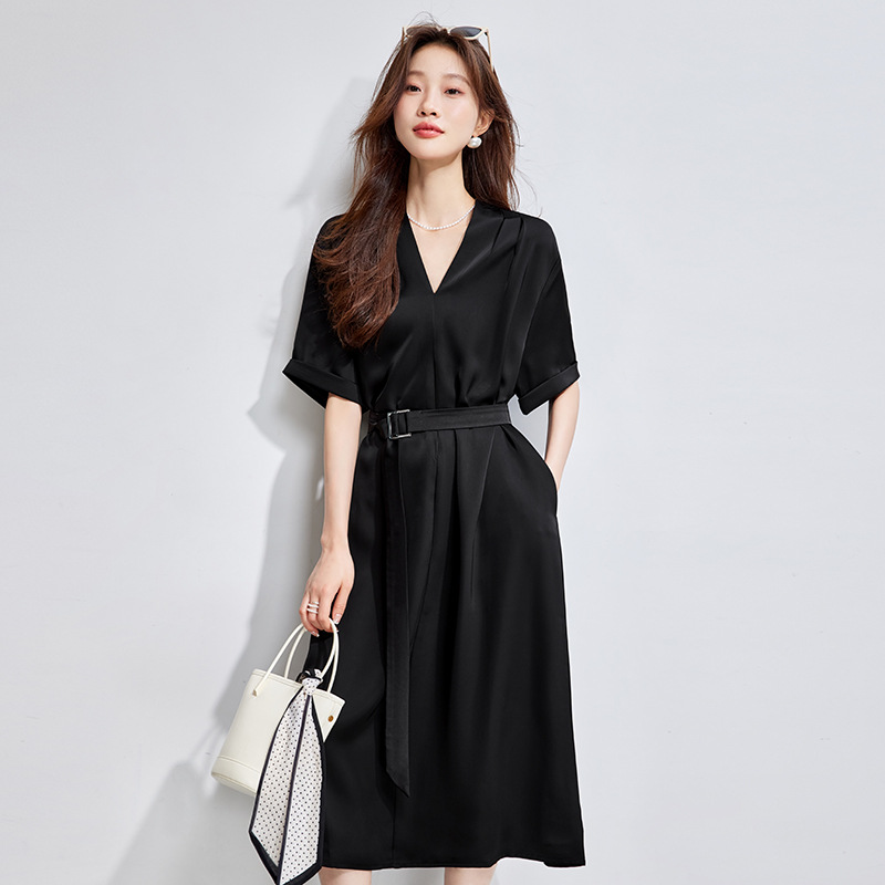 Elegant Summer 2025 New Style Elegant Commuter Waist Slimming Mid-length Skirt French V-neck Short-sleeved dress Women