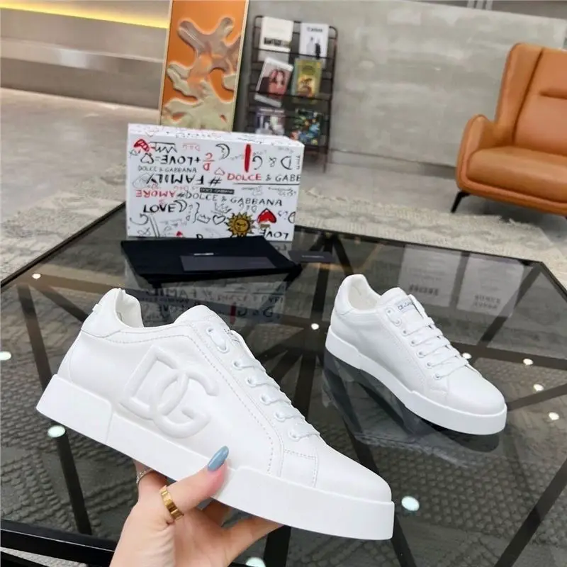 DG letters men's shoes casual shoes sports board shoes explosive small white shoes thin Korean version of the tide of men hundred fashionable and comfortable