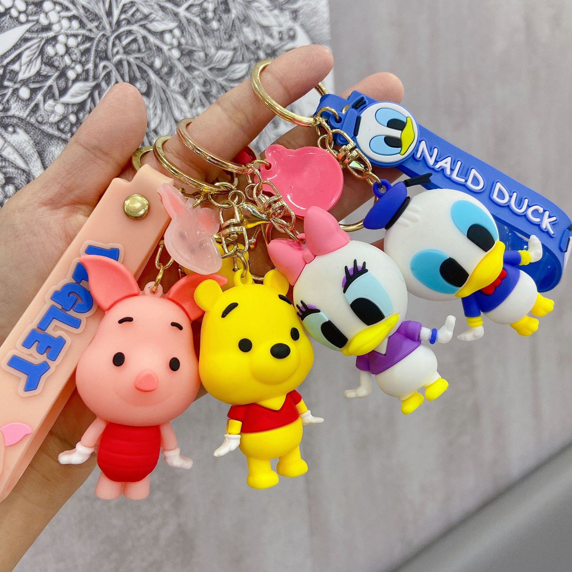Factory Direct Sales Pcv Soft Glue Cute Minnie Donald Duck Daisy Couple Pendant Accessories Keychain Accessories in Stock