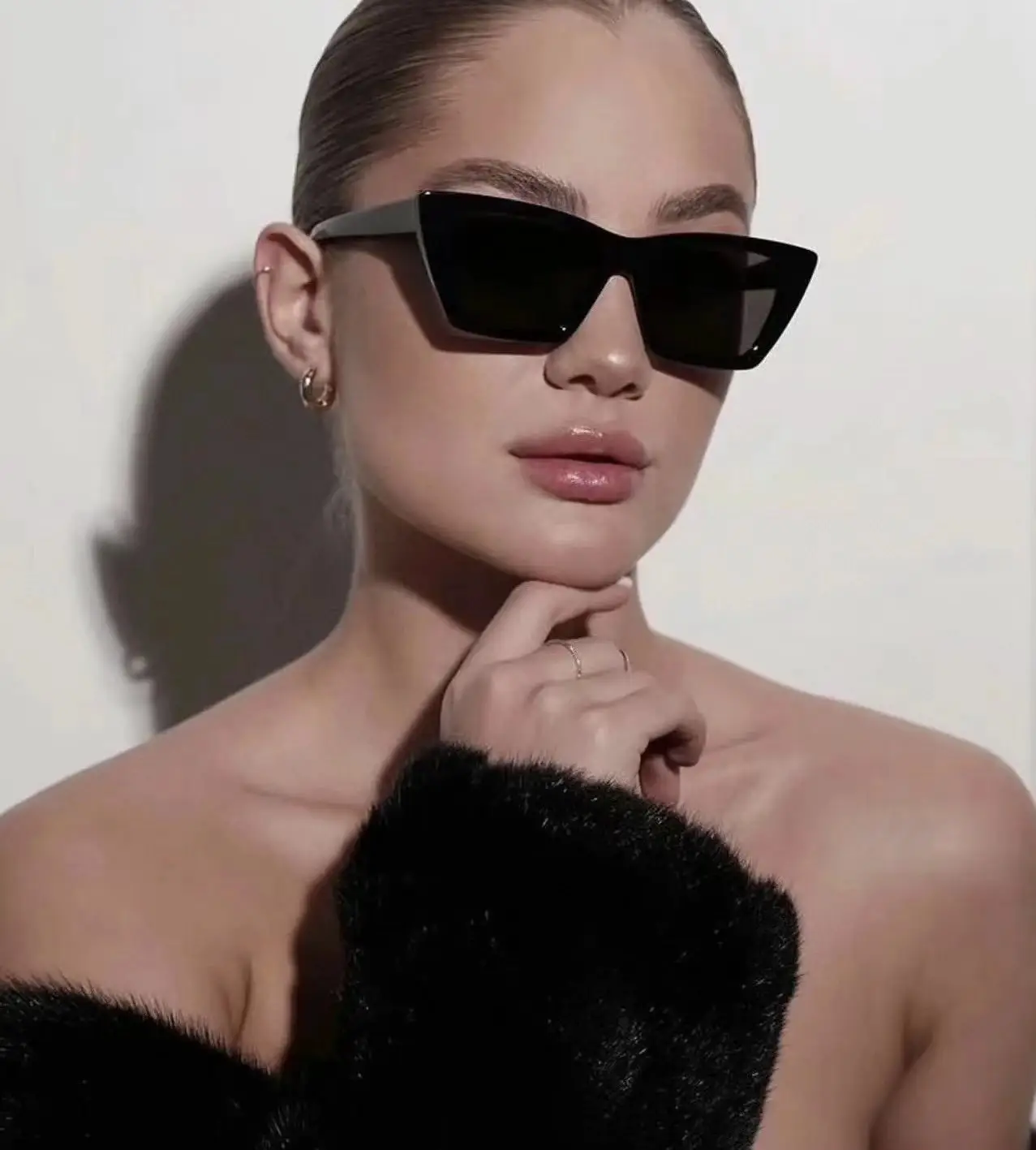 猫眼墨镜女防紫外线时尚显瘦高级感复古新款太阳镜