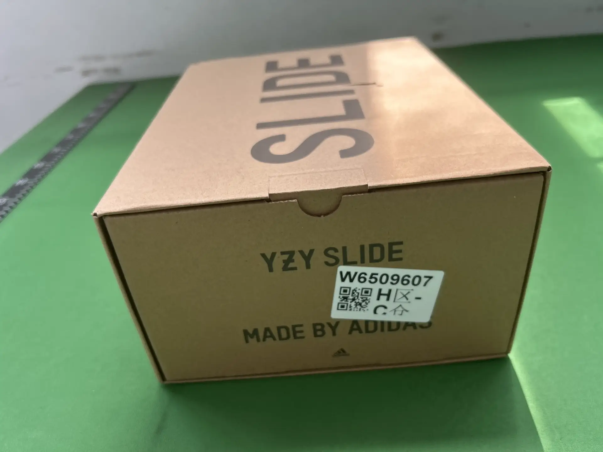 Adidas YZY Slide