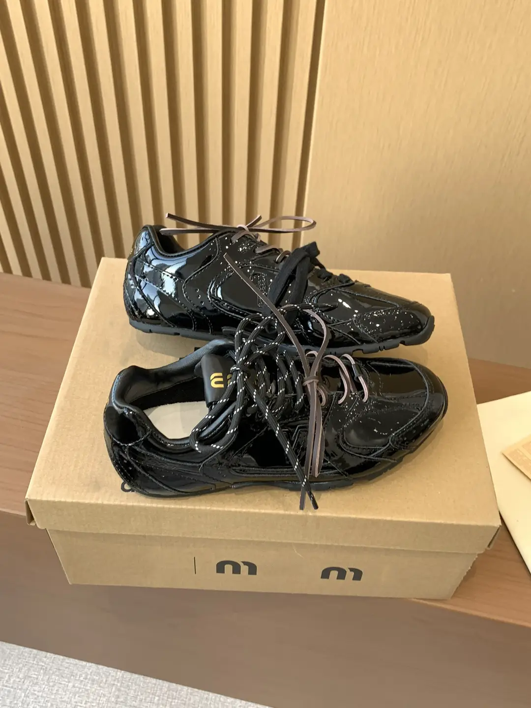 Miu2025 Early Spring New arrival Retro Joint Genuine Leather Fashion Casual Sports Shoes Men's and Women's Mirror Moral Training Shoes Couple
