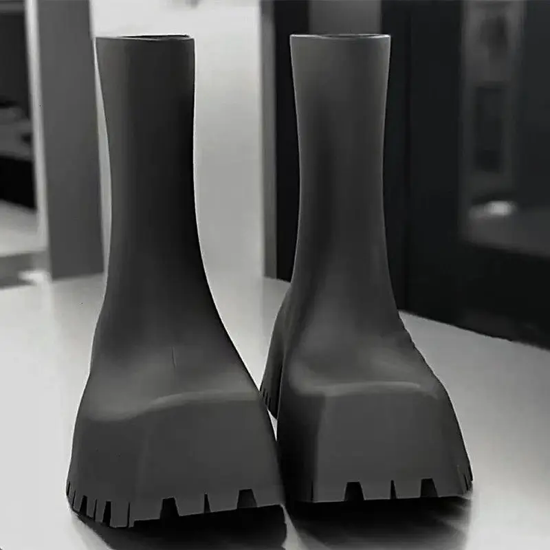 Gao Ding! Internet celebrity trend square toe thick soled rain boots, anti slip and waterproof workwear, Martin boots, women's British unisex couple boots