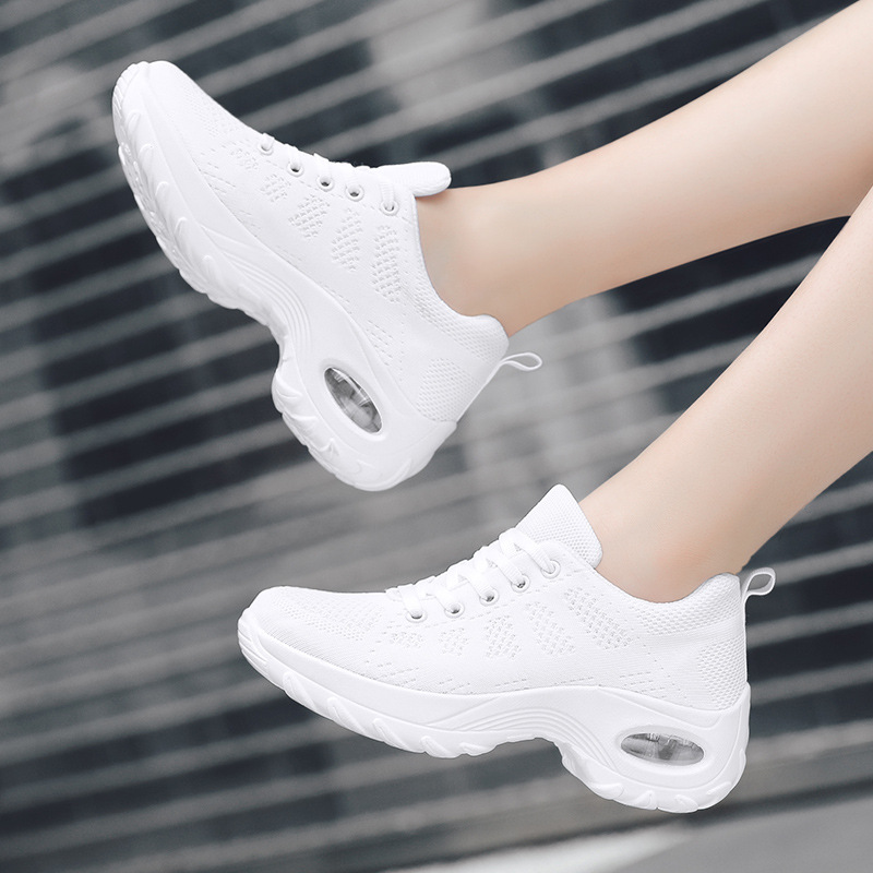 New Sports Shoes for Women 2025 Spring and Summer Air Cushion White Breathable Mesh Shoes Lightweight Soft Sole Dancing White Shoes