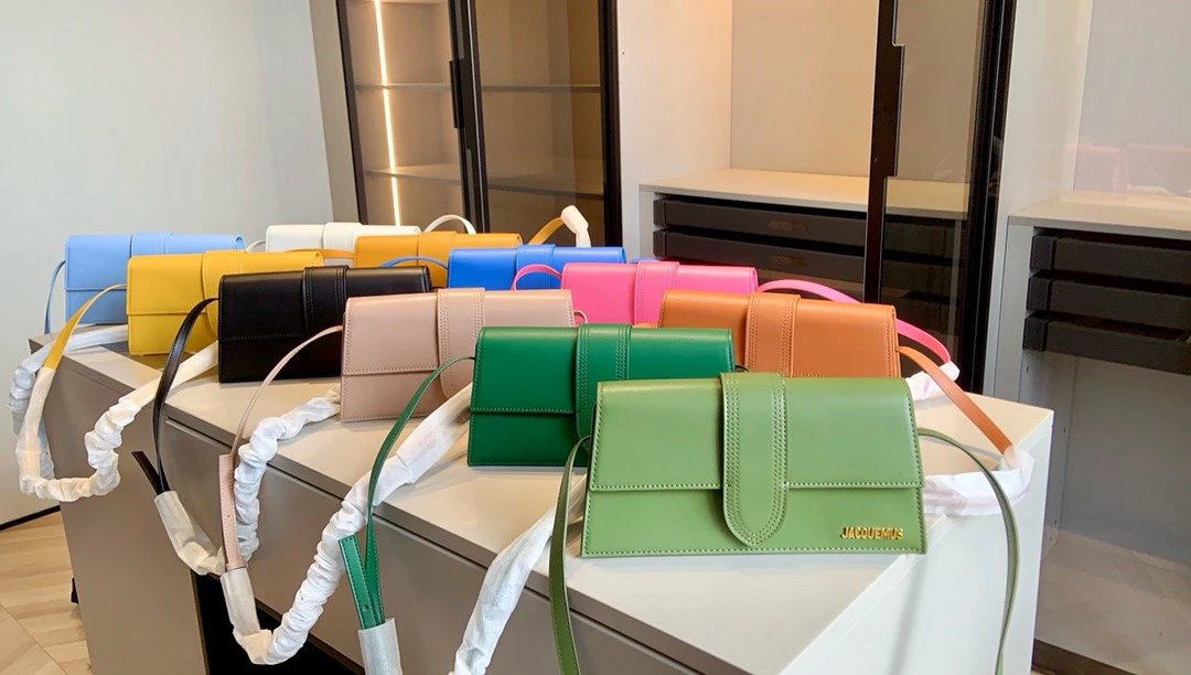 Jacquemus Crossbody Bag QC-Foto von WEIDIAN auf Qualit.ly