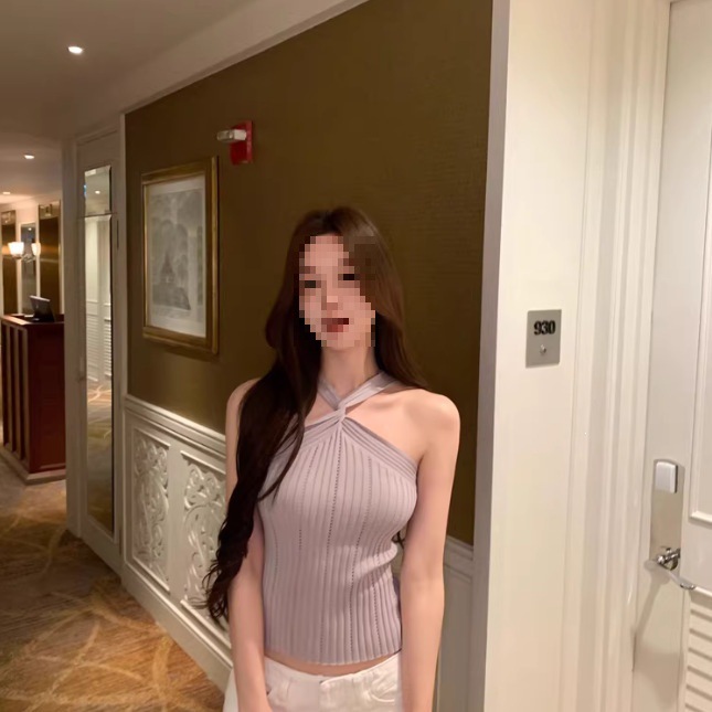 Crossed Halter Neck Hollow-Out Knit Camisole for Women, Elegant and Slim-Fitting, Sexy Sleeveless Top in a Hot Girl Style