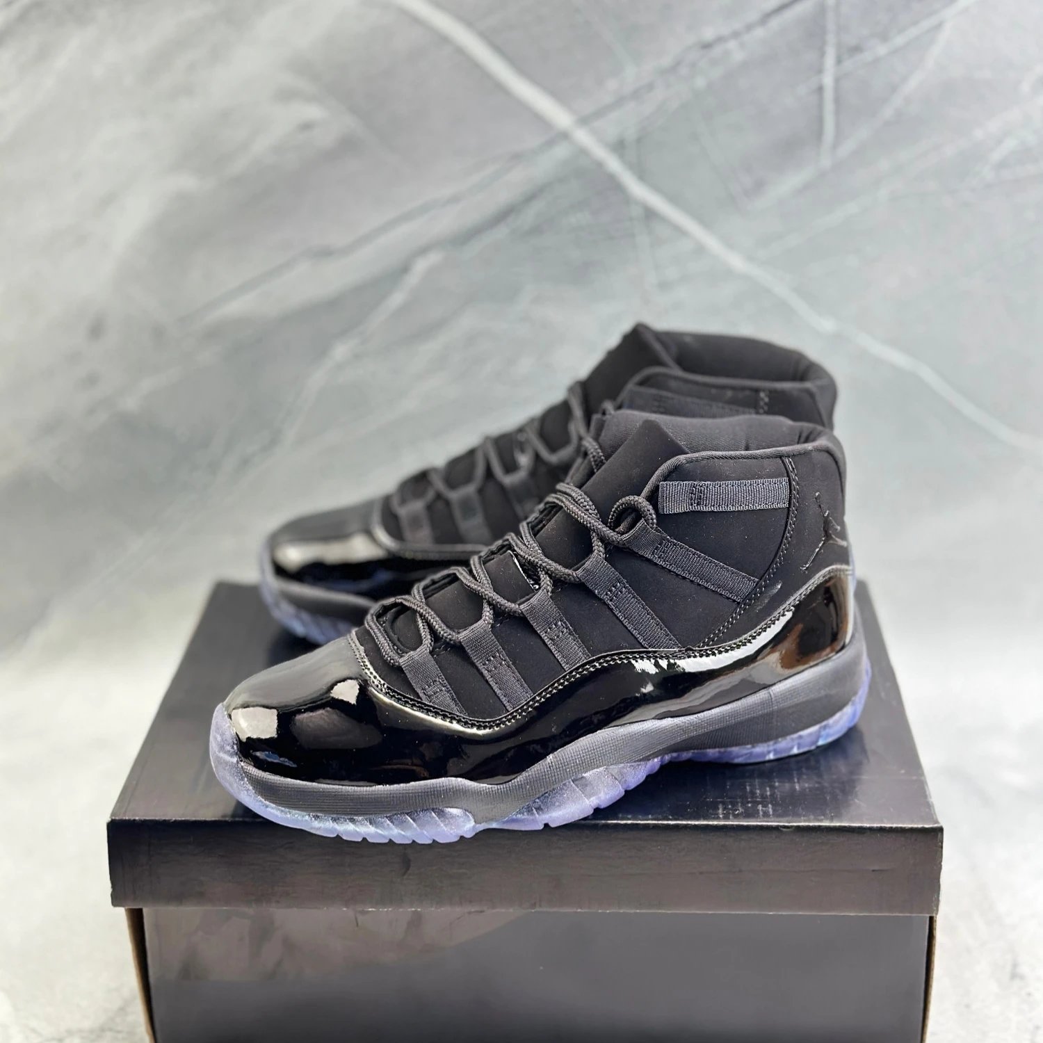 Out of stock Air Jordan 11 retro cap and gown trend high-top retro basketball shoes men's Darth Vader aj11 original file outsole built-in original factory real carbon fiber board Joe 11 basketball shoes low-cut sports culture basketball shoes