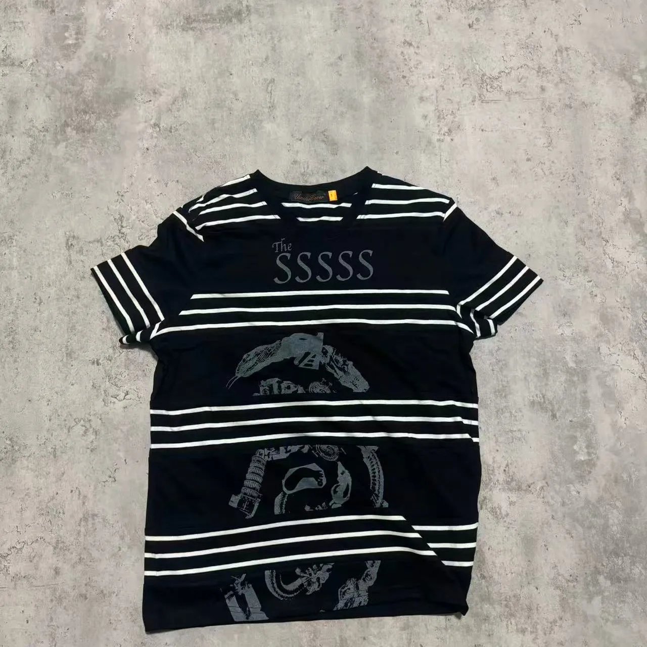 Exclusive spot Undercover06ssT striped patchwork snake print