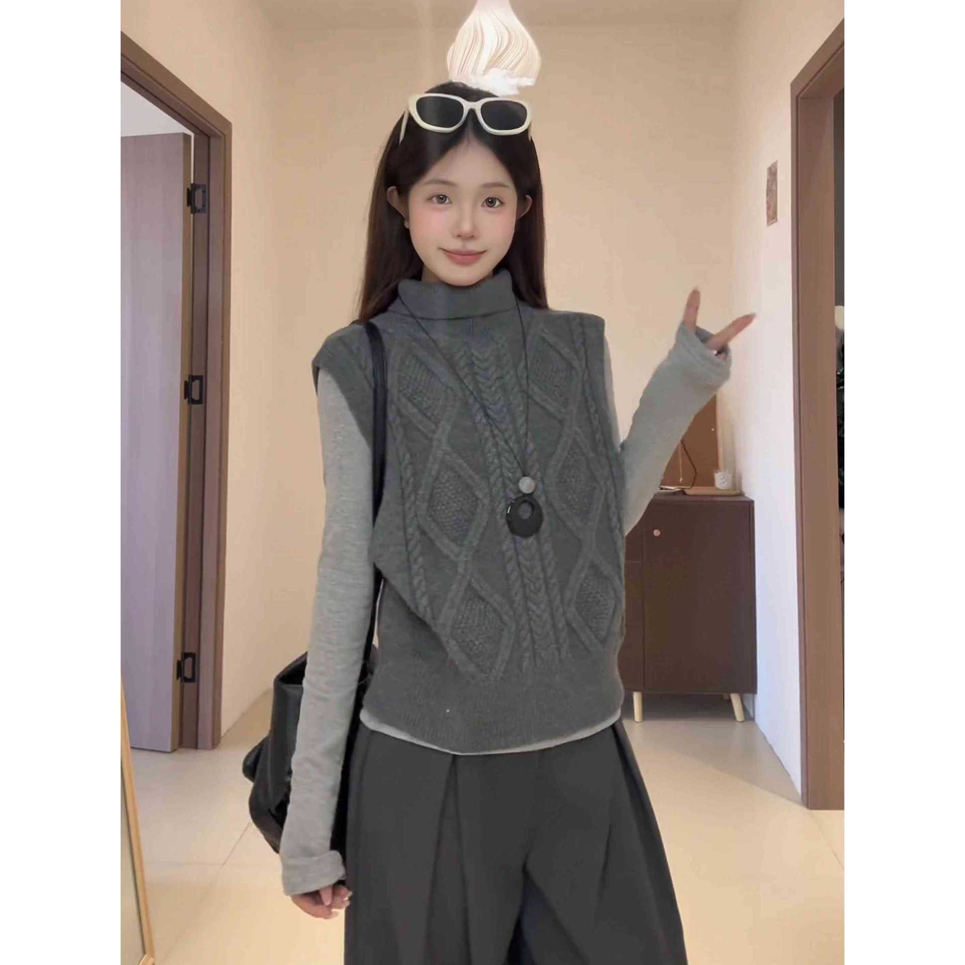 Korean Style Elegant High-Neck Cable Knit Double-Sided Polar Fleece Sleeveless Sweater for Women Autumn/Winter 2025 Vest Sweater
