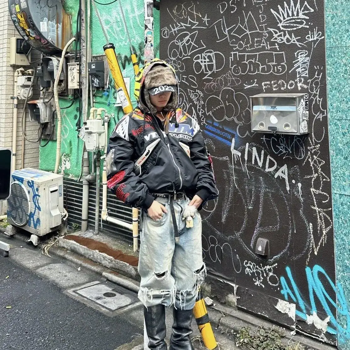 VTM X Alpha AW18 秀款赛车立体硅胶造型Bomber棉服夹克