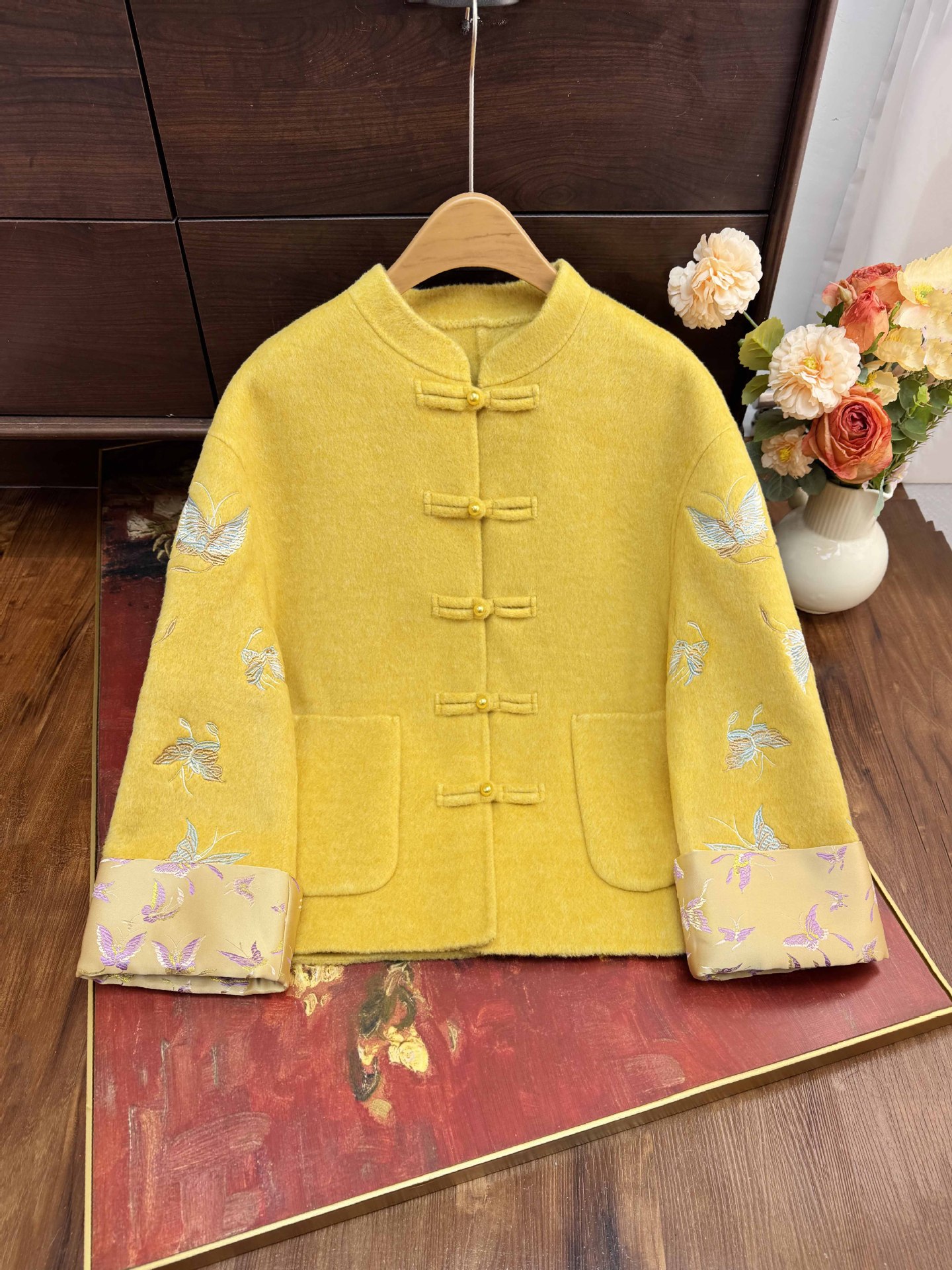 2026 Winter New Style New Chinese-Style Goose Yellow Wool Coat for Women, Heavy-Duty Butterfly Embroidery with Traditional Chinese-Style Buttons