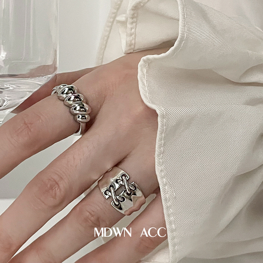 Personalized Croissant Ring for Women, Korean Style, Fashionable, Popular New Design, Shoelace Cross Opening, Hip-Hop Index Finger Ring