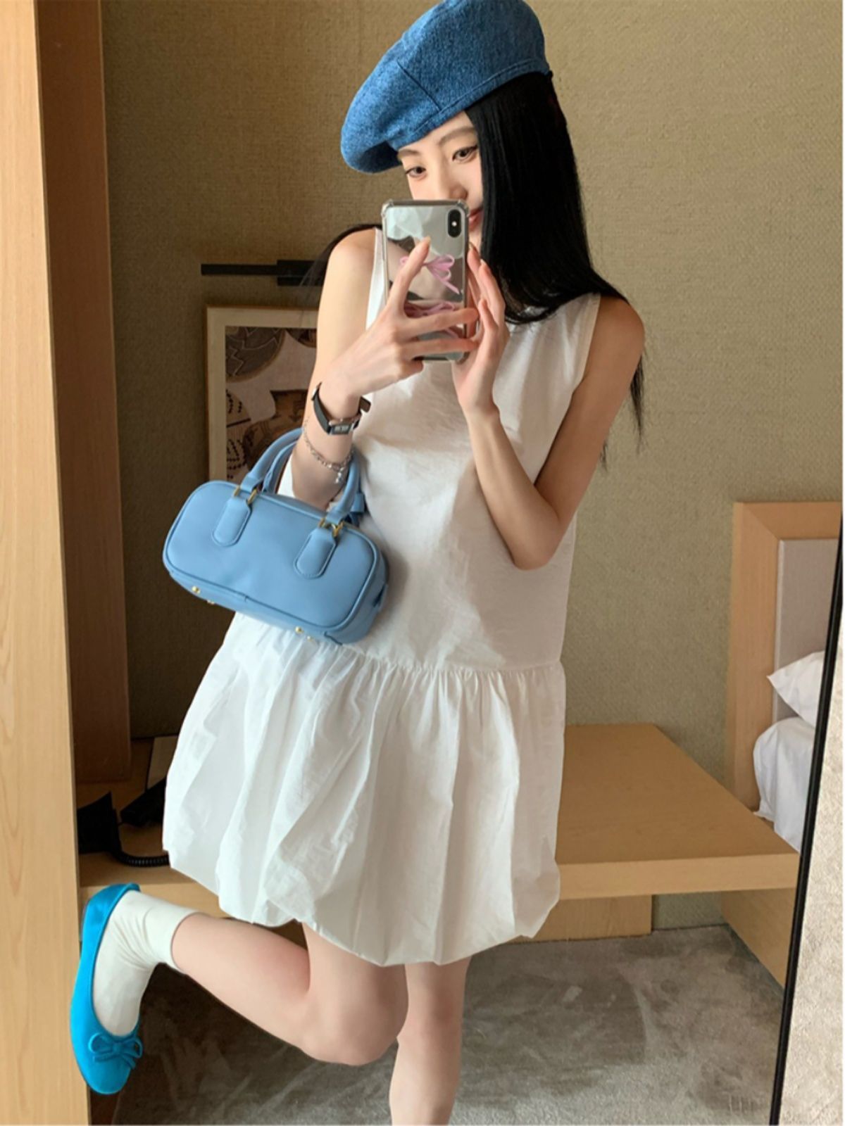 Korean-Style White Sleeveless Vest Dress for Women, Summer Gentle Style, Elegant Skirt, Loose Fit, Short Floral Dress for Petite Figures