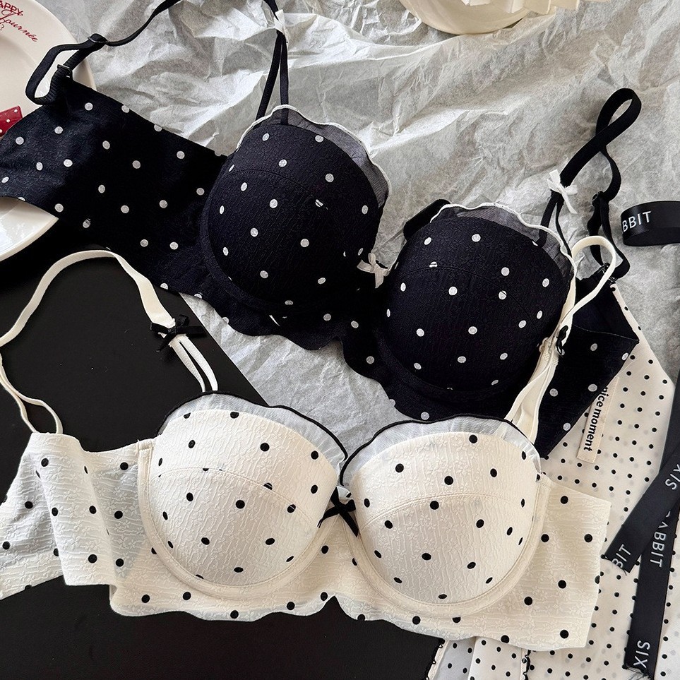 French-Style Pure and Sweet Polka Dot Lingerie for Women, Small Bust Push-Up Bra That Enhances the Appearance of a Fuller, More Voluptuous Bust, Wireless Bra That Gathers Side Breasts