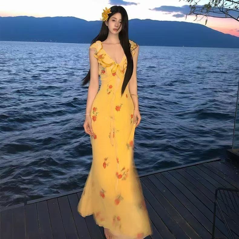 Vacation Style Rose Lace Suspender Floral Dress for Women, New Summer Model with a High-End Design, Niche French-Style Dress Trend