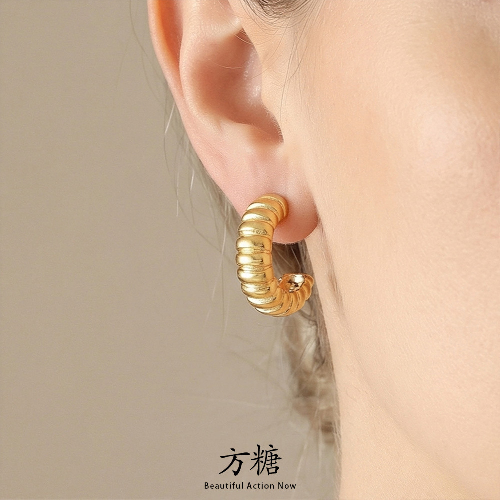 C-Shaped Spiral Exquisite and Fashionable Earrings, Elegant and Versatile Stainless Steel Earrings Plated with 18K Real Gold