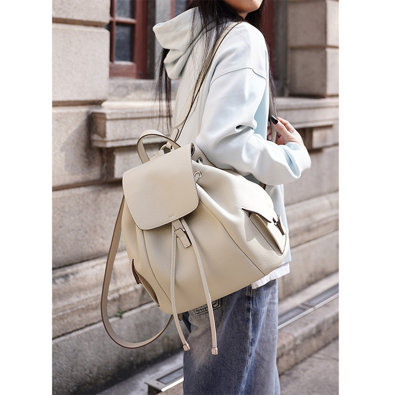2026 Early Spring Genuine Leather Women's Backpack, Fashionable Casual Literary Style, Japanese and Korean Style, Suitable for Work and Commuting, Handbag
