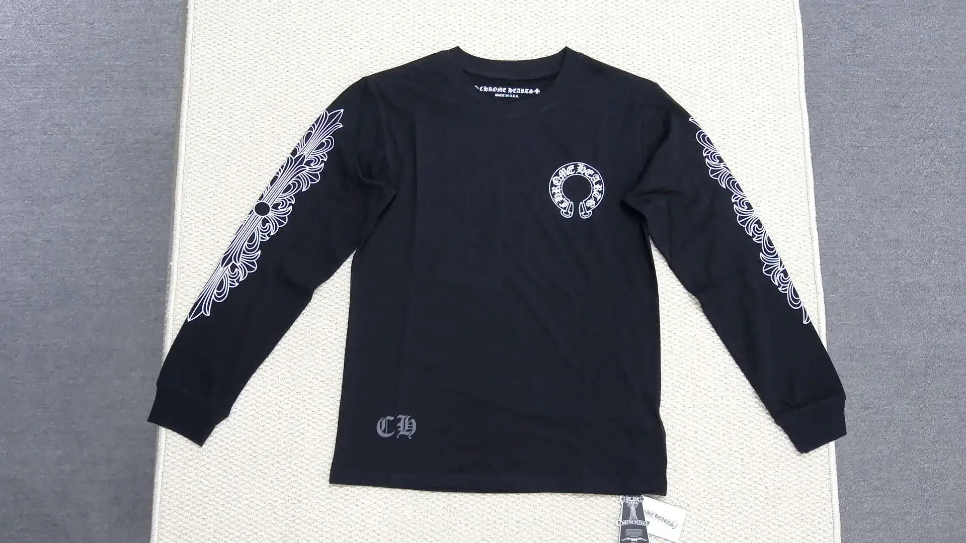 Fashion brand T-shirt horseshoe Sanskrit arm printing men's and women's cotton round neck long sleeve t