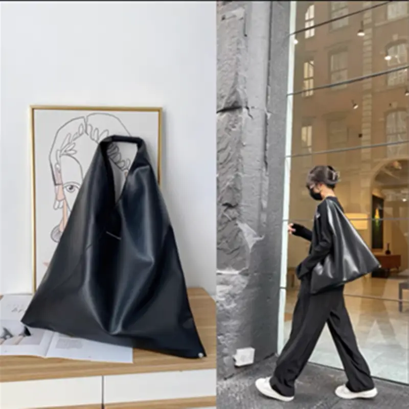22Ss Black Triangle Bag Dumpling Bag Tote Bag Large Capacity Shoulder Bag Casual Unisex Commuter Bag