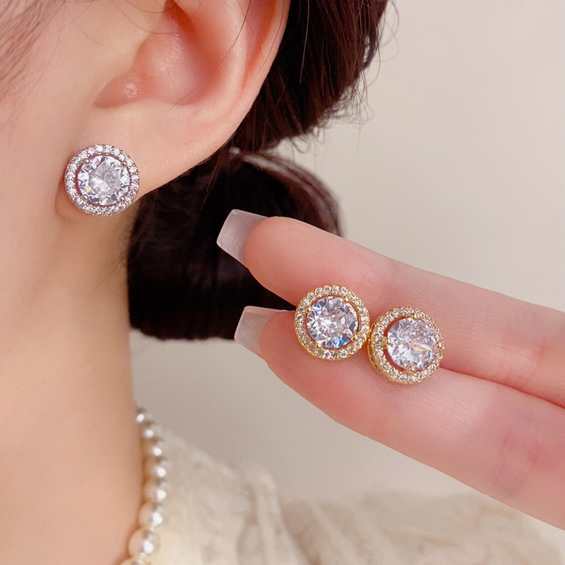 Japanese and Korean Style Small and Exquisite Minimalist Zircon Round Earrings for Women 2026 New Trendy Niche Design Earrings Wholesale