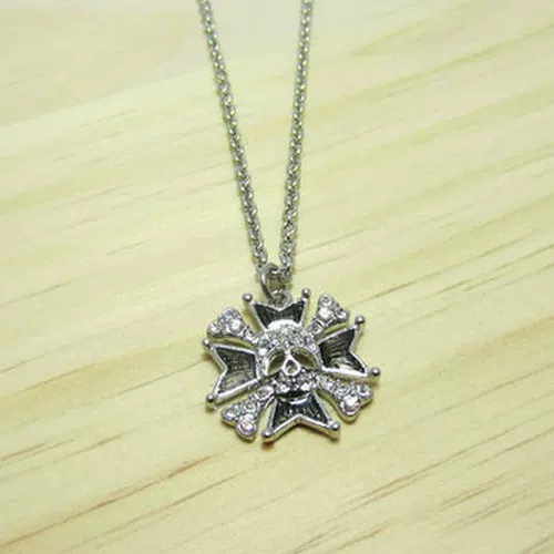 Gray-Black Skull Double-Bone Saturn Necklace-B8107