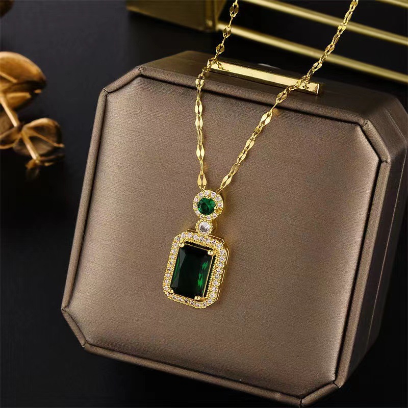 Cross-Border European and American Light Luxury Style Square Copper Micro-Inlaid Zircon Pendant Green Gemstone Necklace for Women, Summer High-End Accessory