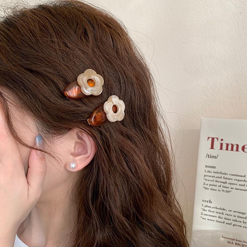Cute Flower Small Bangs Hairpin Simple Elegant Side Clip Sweet Popular Early Spring Hair Accessories Hairpin for Women